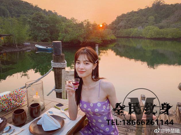 钟楚曦,angelababy,辟谣 . Angelababy回应钟楚曦辟谣：还有人编这样的故事
